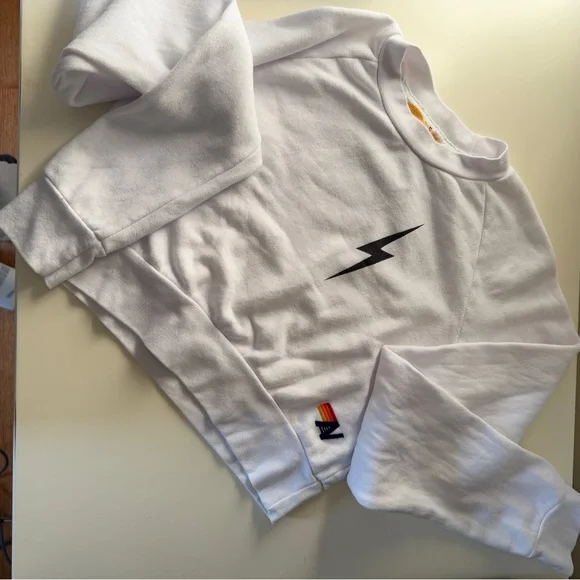 white crewneck - Picture 1 of 4